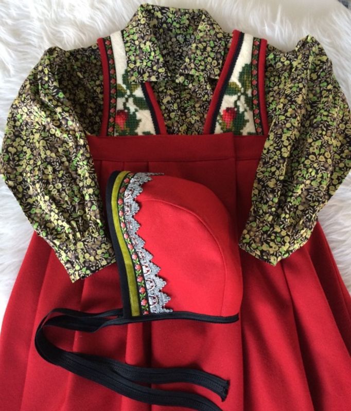 X SOLGT Festdraktskjorte Trine Liberty Wiltshire P