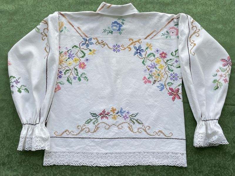 X SOLGT Festdraktskjorte Amanda med blondekanter