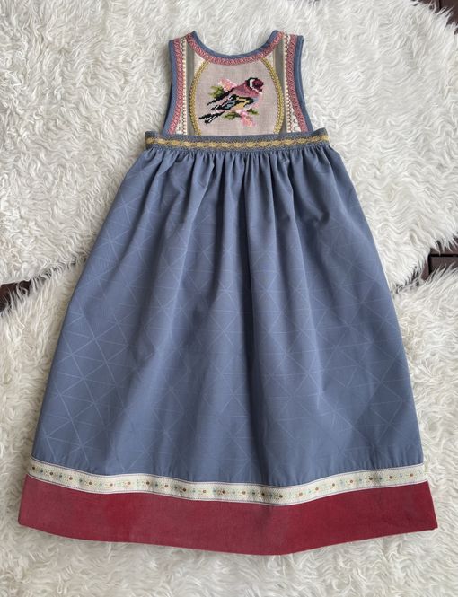 Hovedbilde Festdrakt Astrid blå og rosa