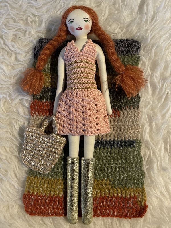 X SOLGT Dukke Viktoria 