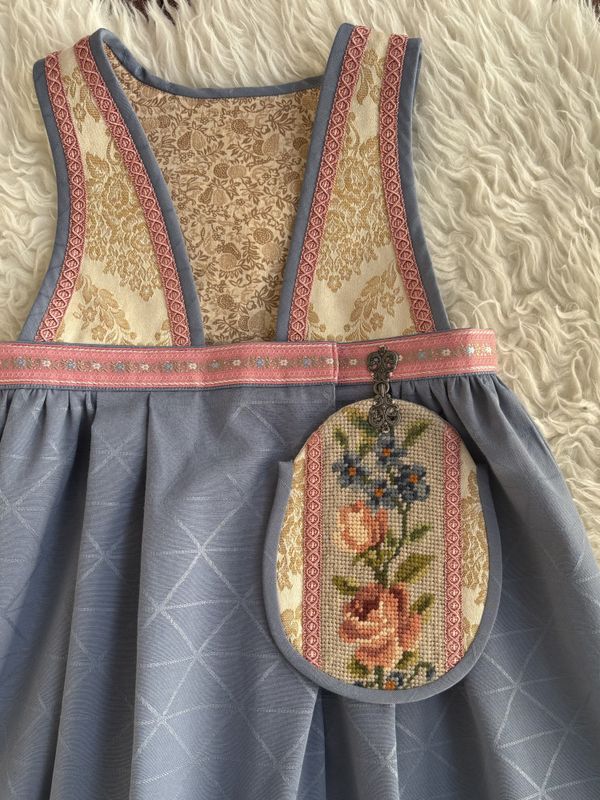 SOLGT Festdrakt Astrid blå/rosa/gul