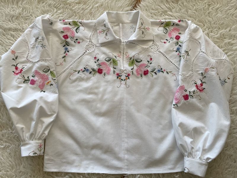 X SOLGT  Festdraktskjorte Amanda rosa blomster