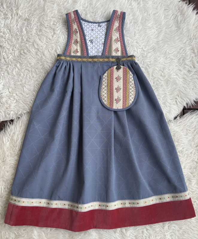 Festdrakt Astrid blå og rosa