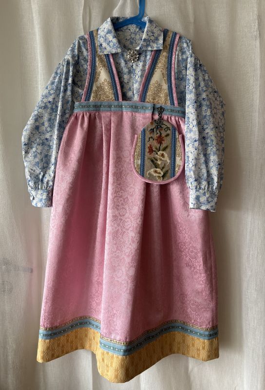 SOLGT Festdrakt Astrid rosa/blå/gul