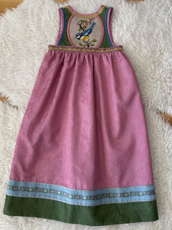 Festdrakt Astrid rosa/grønn/blå