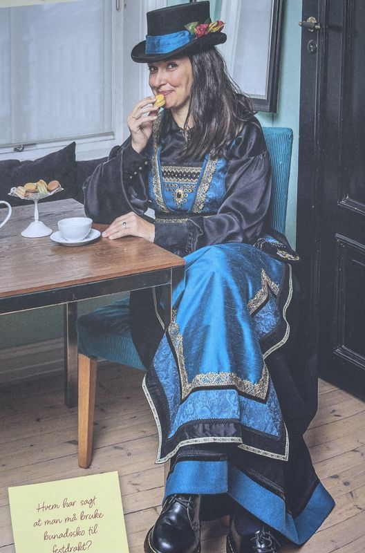 X SOLGT Festdrakt Augusta petrol/sort/gull