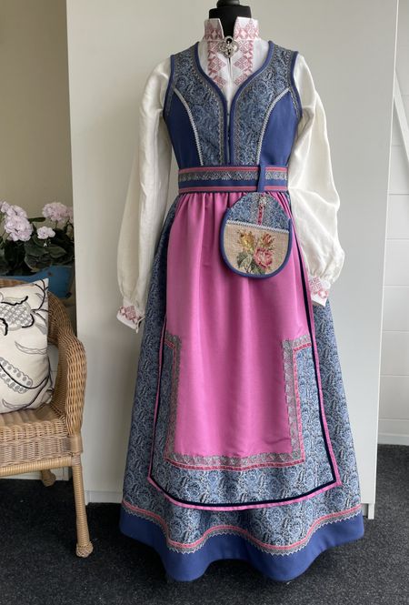 Hovedbilde X  SOLGT   Festdrakt Aurora ...